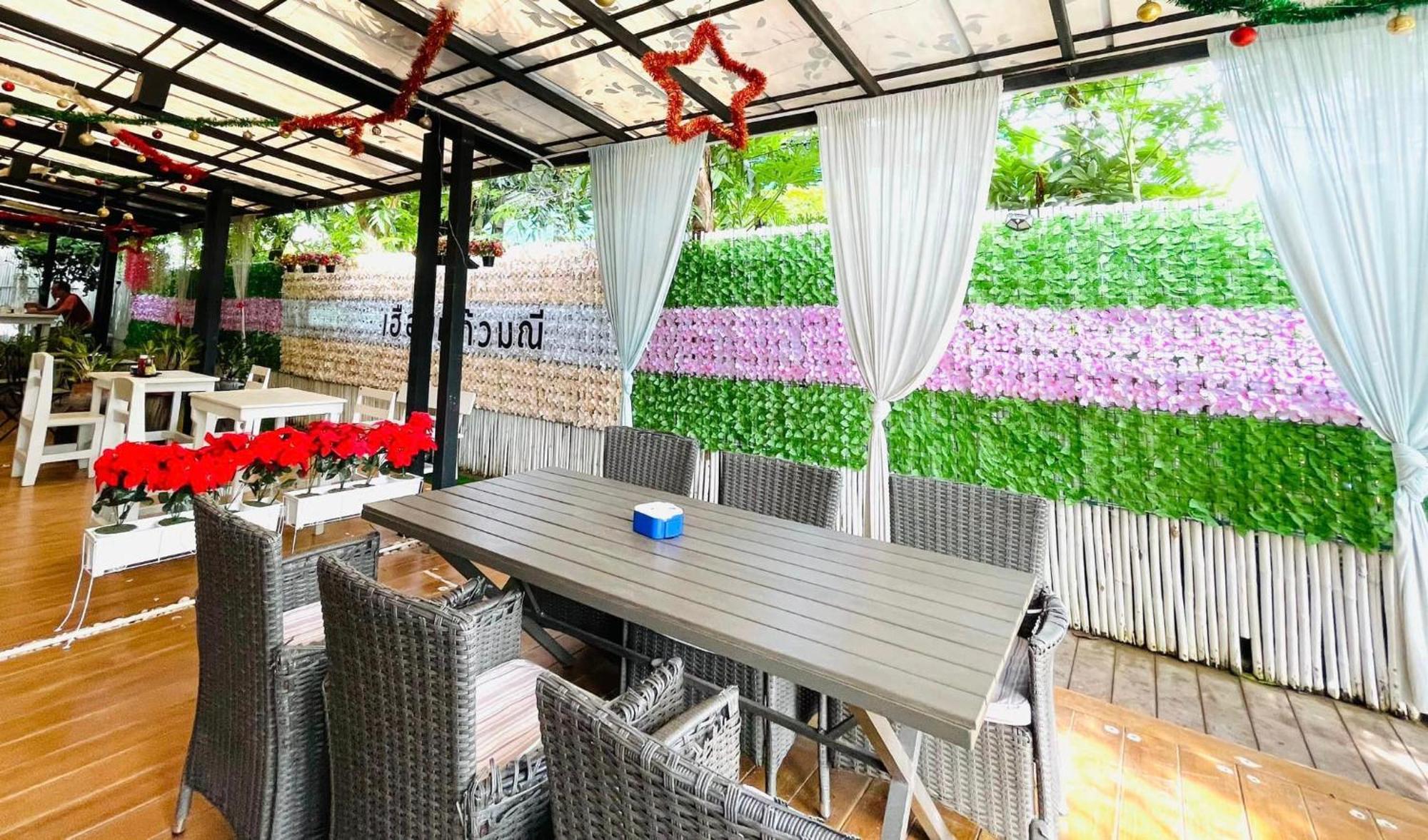 I Am Cottage เฮือนแก้วมณี Nakhon Pathom Esterno foto